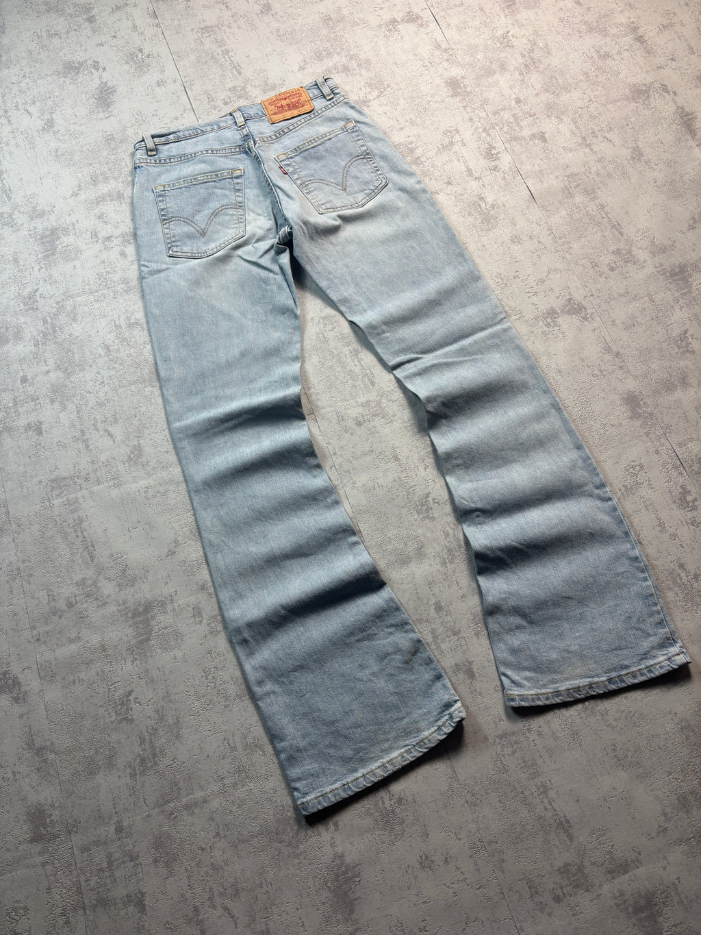 Levis Jeans mit Schlag (XS-S)