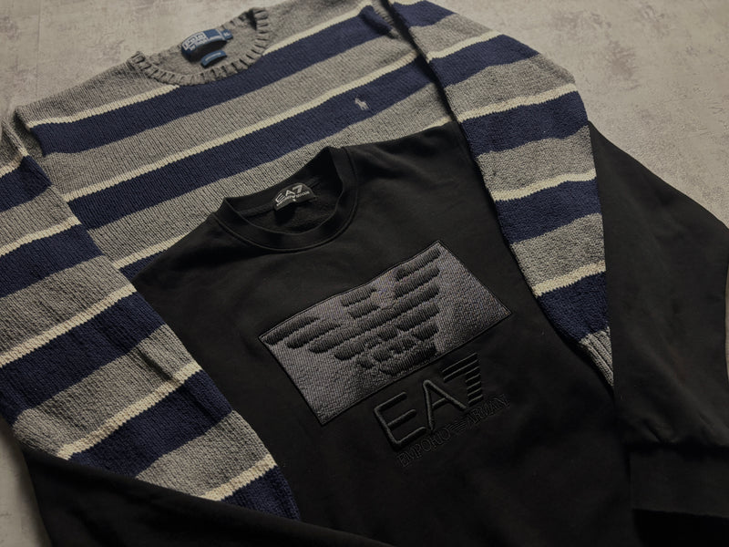 <p><strong>Sweater </strong></p>